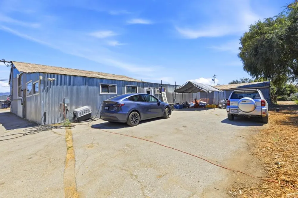 10095 Monterey Road Gilroy, CA 95020