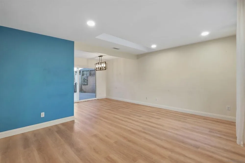 5241 Jamestown San Diego, CA 92117