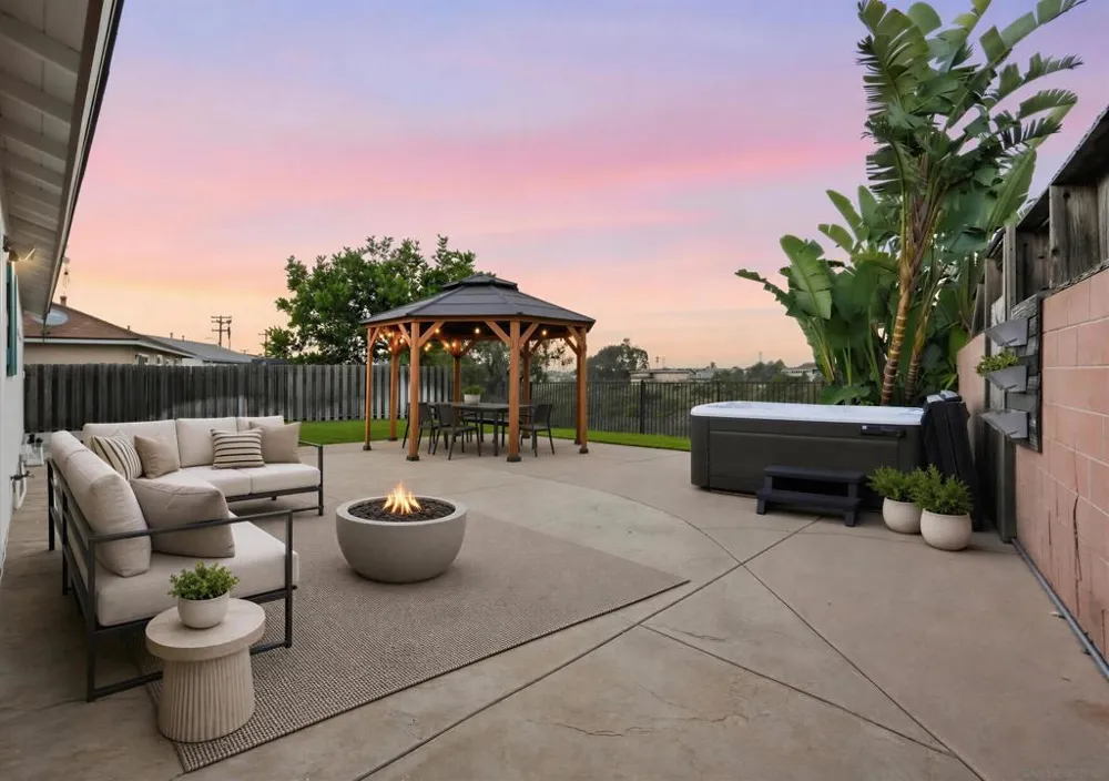 5241 Jamestown San Diego, CA 92117