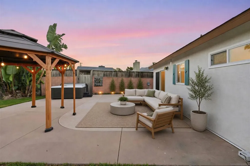 5241 Jamestown San Diego, CA 92117
