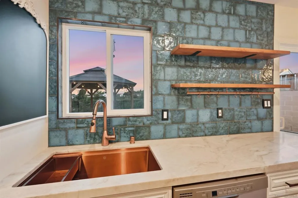 5241 Jamestown San Diego, CA 92117