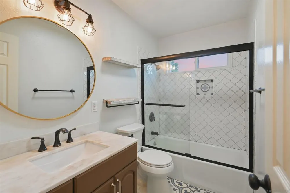 5241 Jamestown San Diego, CA 92117