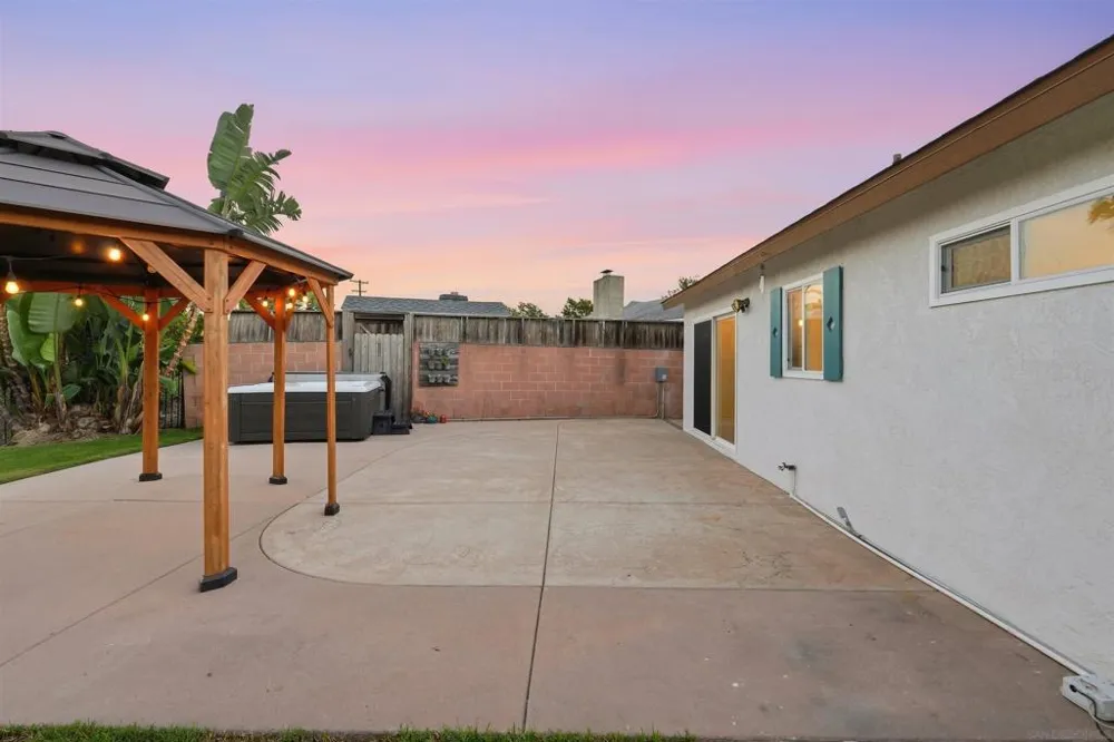 5241 Jamestown San Diego, CA 92117