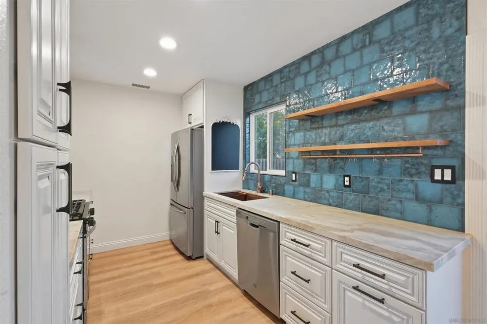 5241 Jamestown San Diego, CA 92117