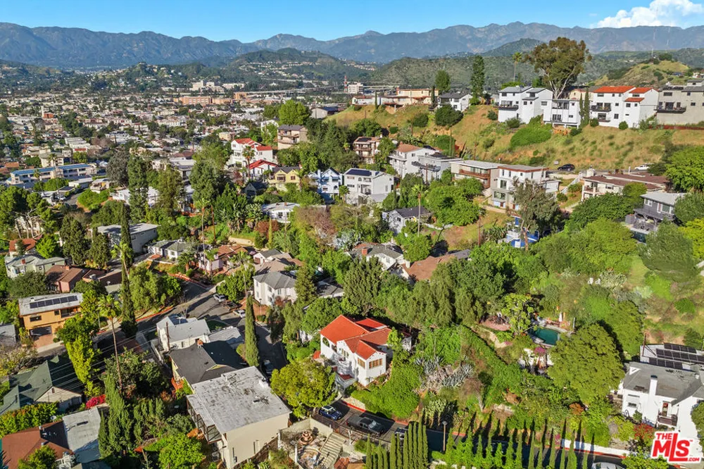 1224 Oberlin Drive Glendale, CA 91205