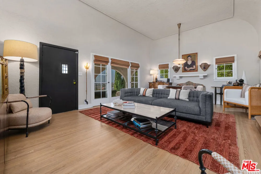 1224 Oberlin Drive Glendale, CA 91205