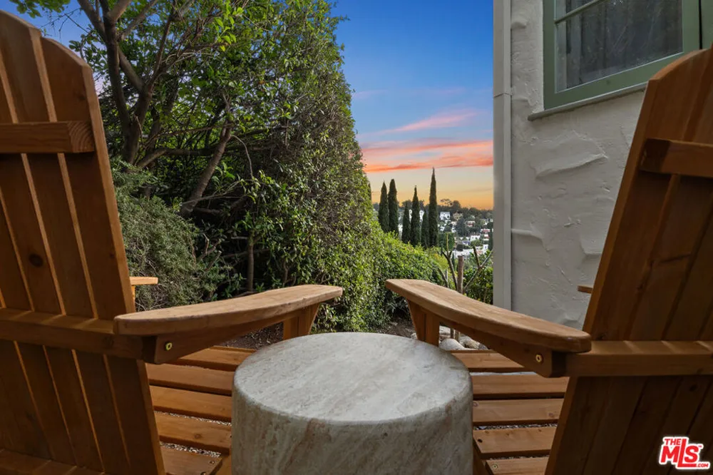 1224 Oberlin Drive Glendale, CA 91205