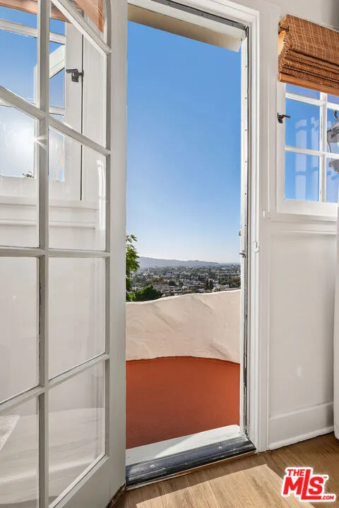 1224 Oberlin Drive Glendale, CA 91205