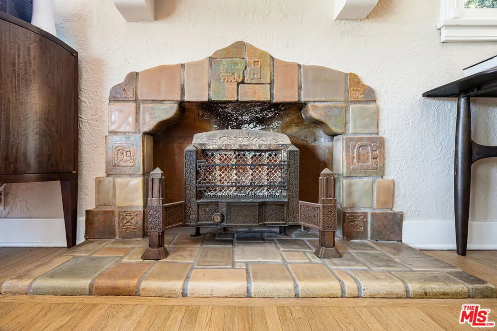 1224 Oberlin Drive Glendale, CA 91205