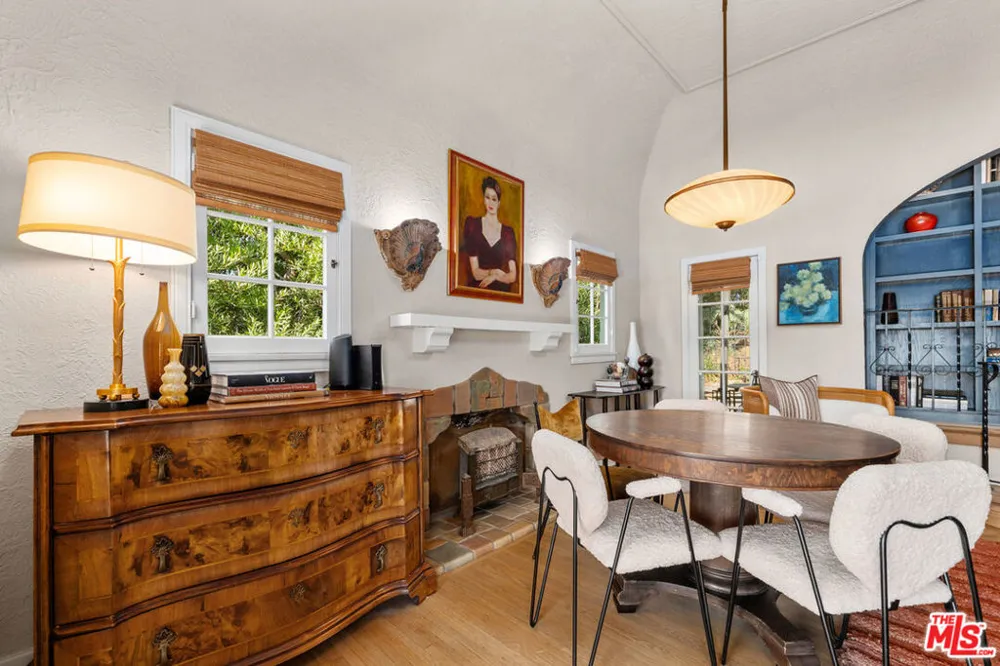 1224 Oberlin Drive Glendale, CA 91205