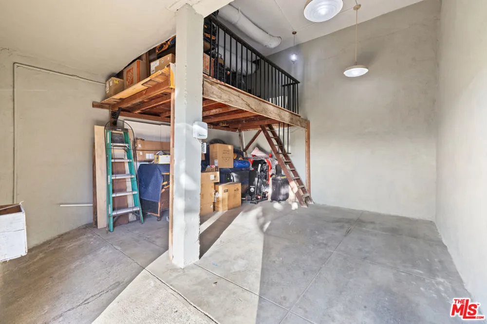 1224 Oberlin Drive Glendale, CA 91205