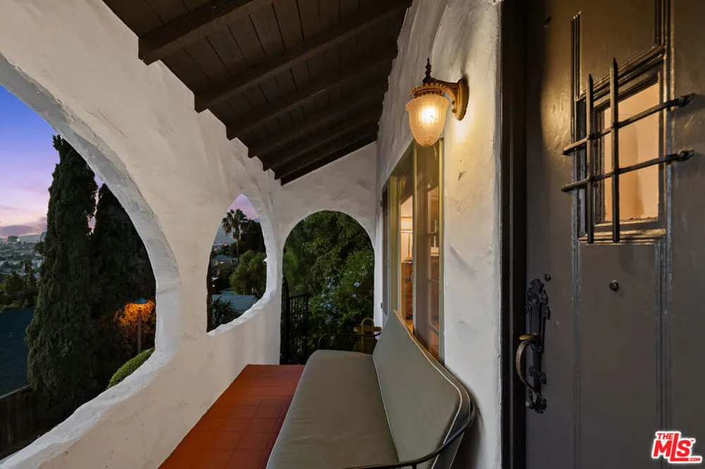 1224 Oberlin Drive Glendale, CA 91205