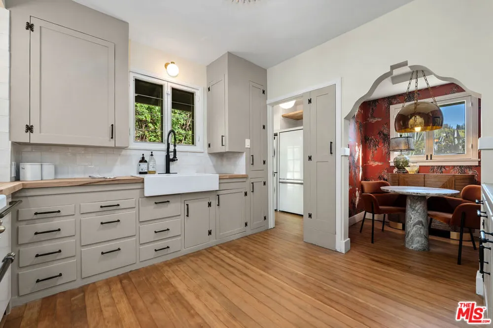 1224 Oberlin Drive Glendale, CA 91205