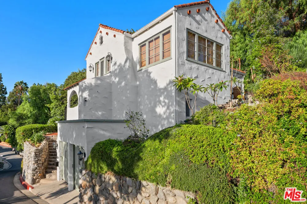 1224 Oberlin Drive Glendale, CA 91205