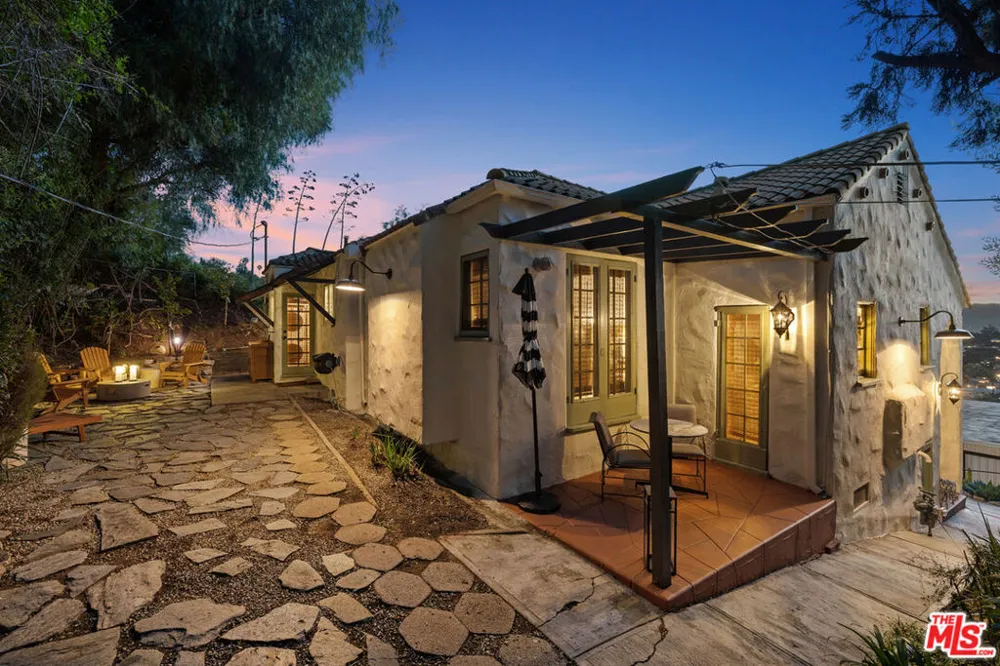 1224 Oberlin Drive Glendale, CA 91205