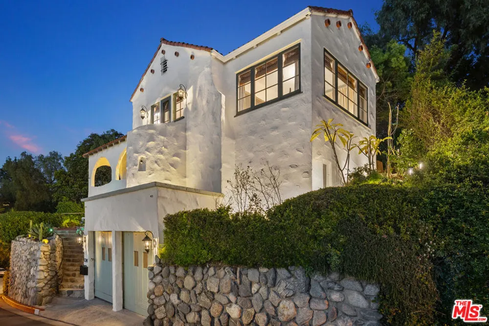 1224 Oberlin Drive Glendale, CA 91205