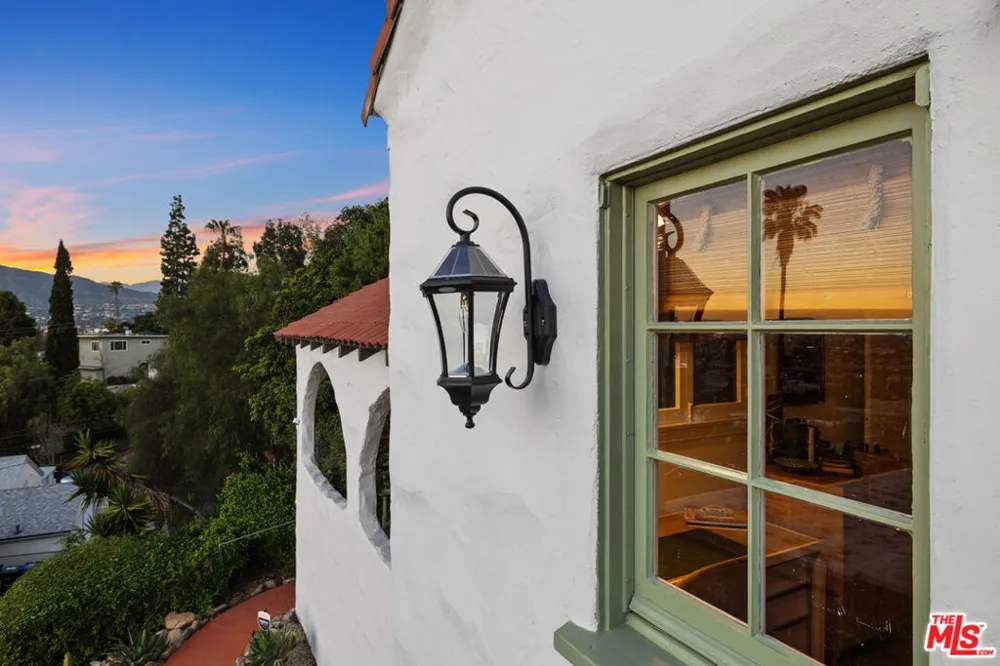 1224 Oberlin Drive Glendale, CA 91205