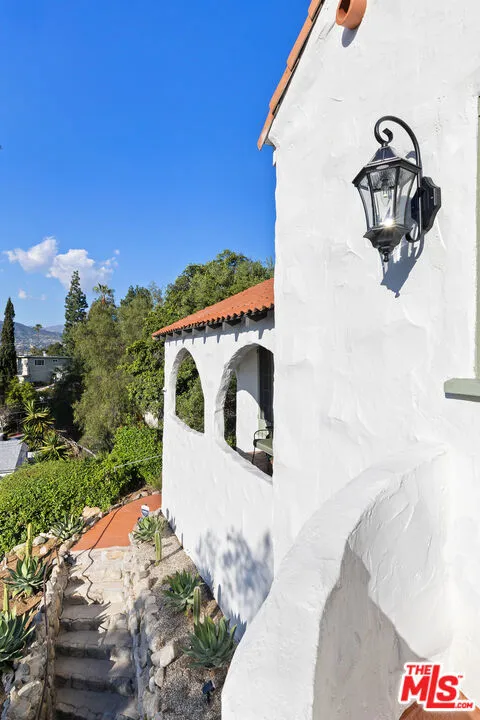 1224 Oberlin Drive Glendale, CA 91205