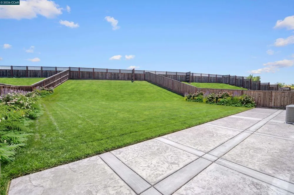 2214 Daimler St Lathrop, CA 95330