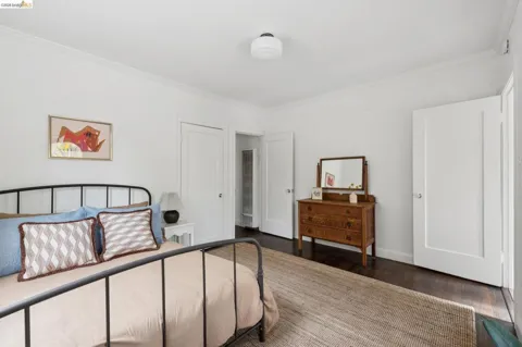 5366 Walnut