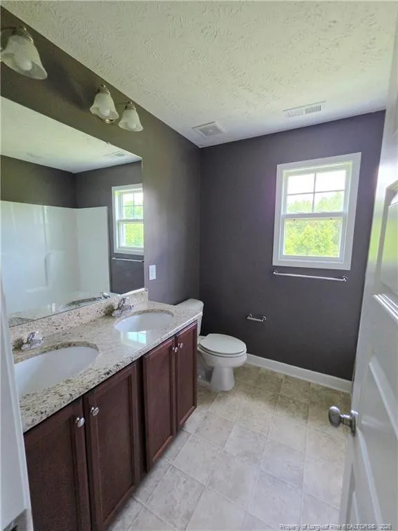 5524 Tolarsville Road St. Pauls, NC 28384