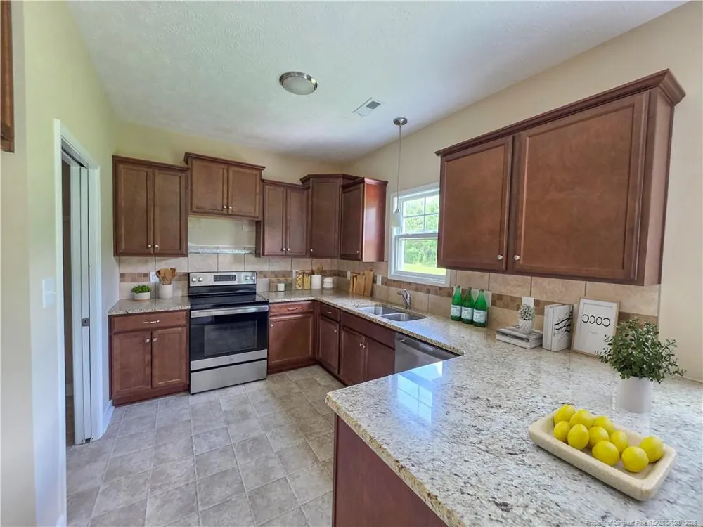 5524 Tolarsville Road St. Pauls, NC 28384