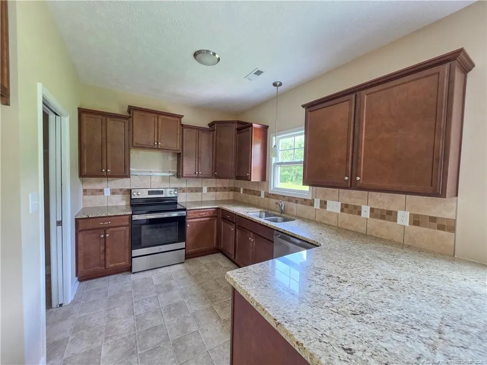 5524 Tolarsville Road St. Pauls, NC 28384