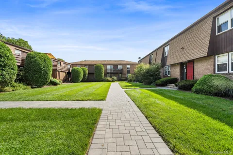 63 New Holland Village