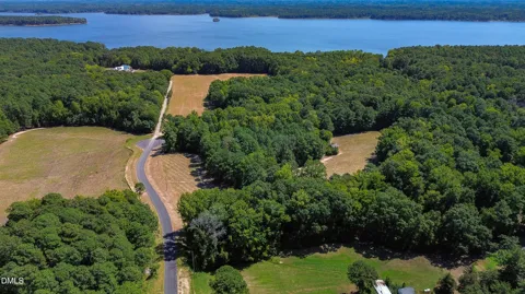 138 Lakeside Drive