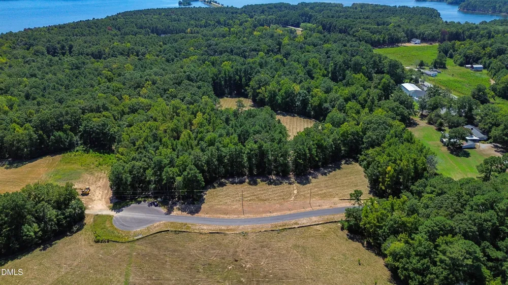 138 Lakeside Drive Chapel Hill, NC 27517