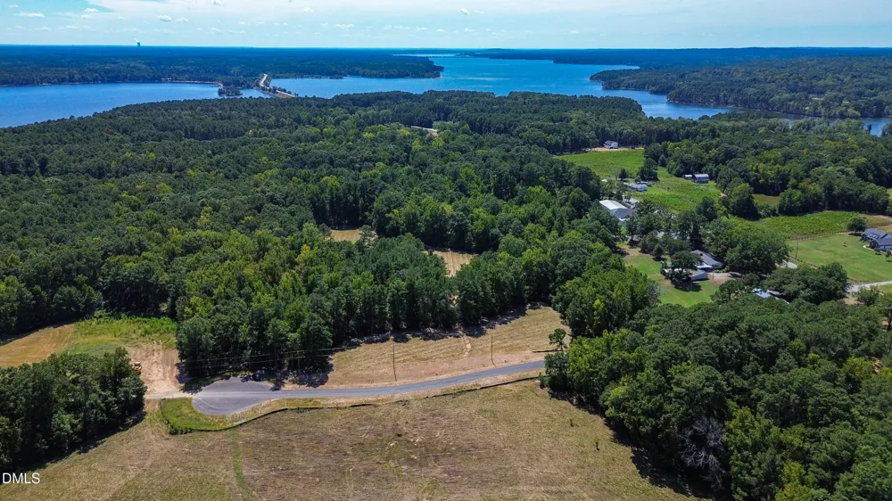 138 Lakeside Drive Chapel Hill, NC 27517