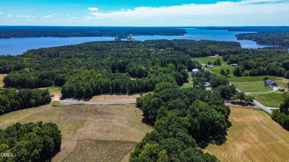 138 Lakeside Drive Chapel Hill, NC 27517