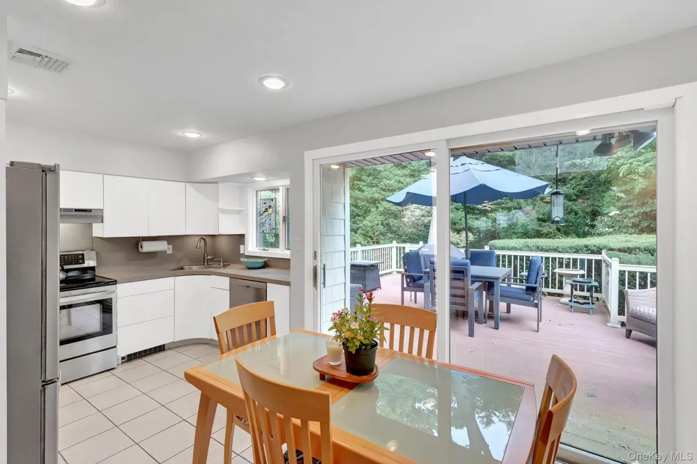 43 Huyler Court Setauket, NY 11733
