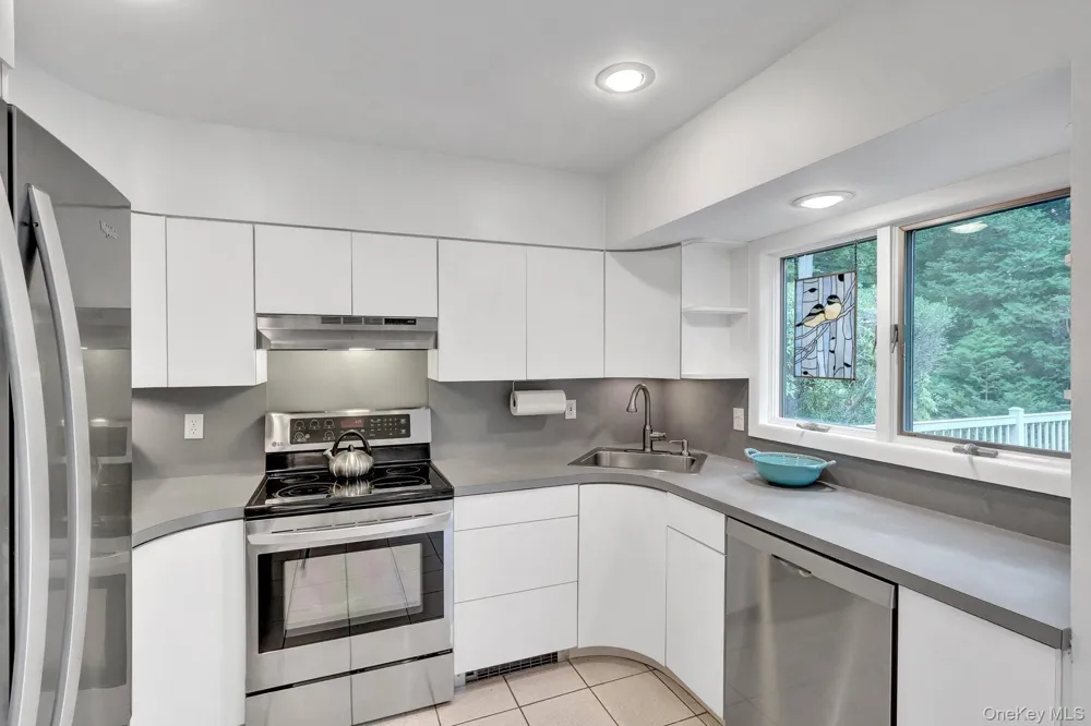 43 Huyler Court Setauket, NY 11733