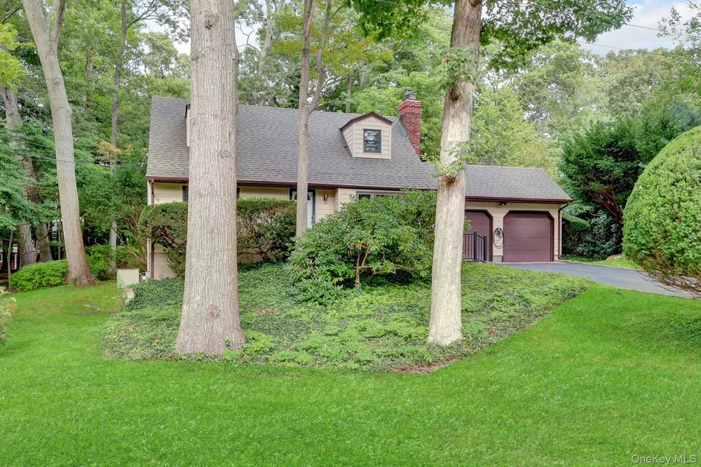 43 Huyler Court Setauket, NY 11733
