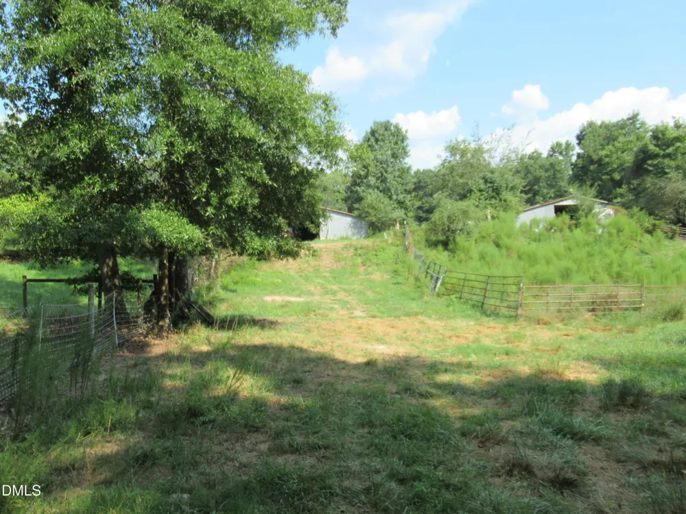2643 Roberts Chapel Road Goldston, NC 27252