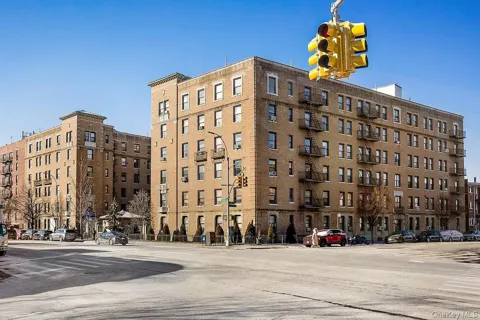 148-09 Northern Boulevard #6L