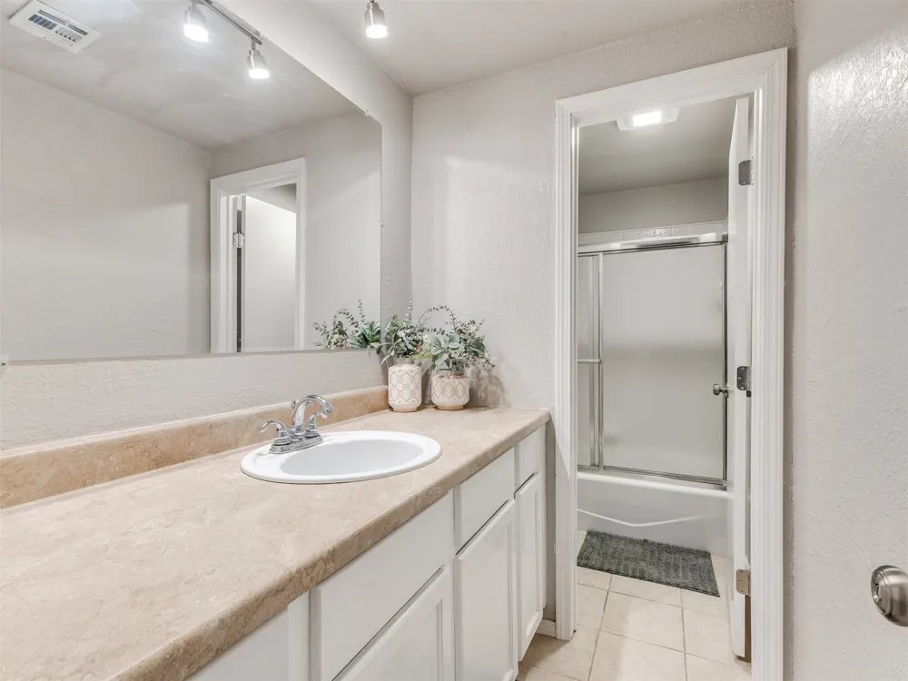 1105 W Delmar Street Broken Arrow, OK 74012