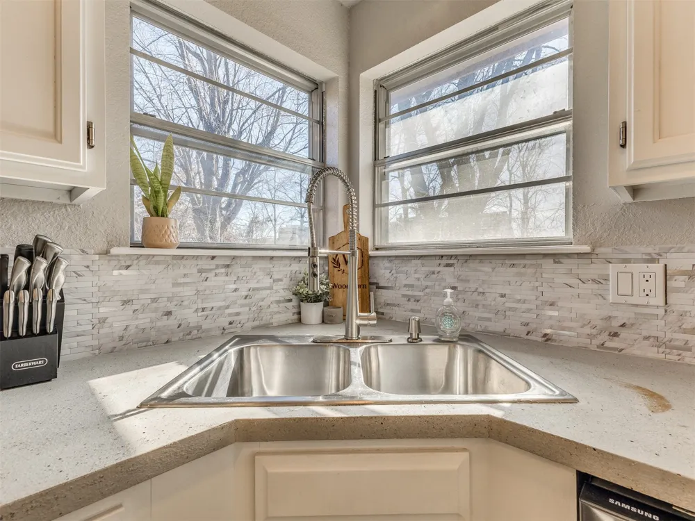 1105 W Delmar Street Broken Arrow, OK 74012
