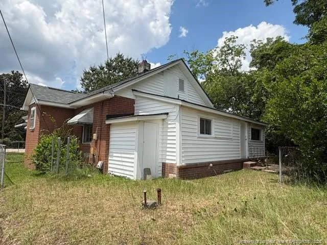 911 Henderson Avenue Fayetteville, NC 28301