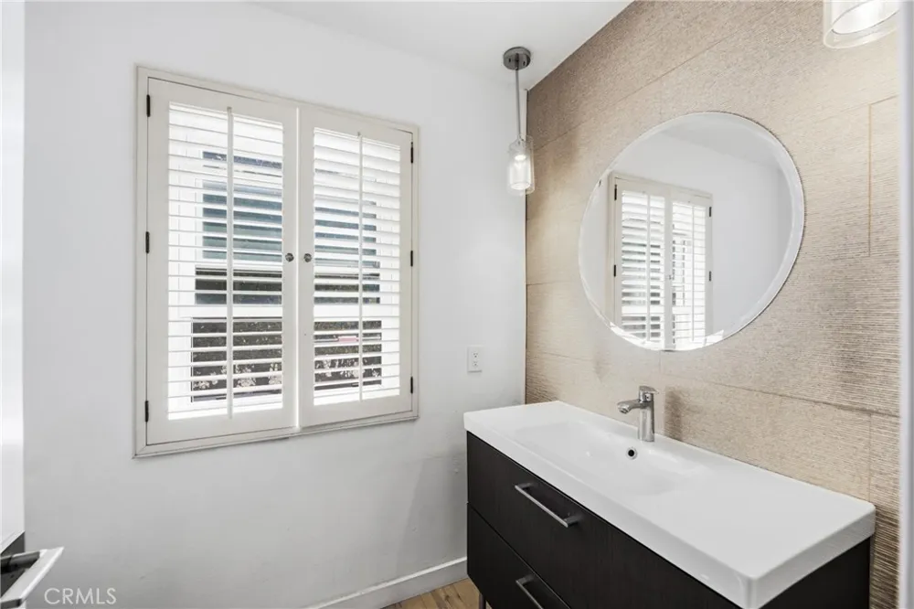 2284 Silver Spring Westlake Village, CA 91361