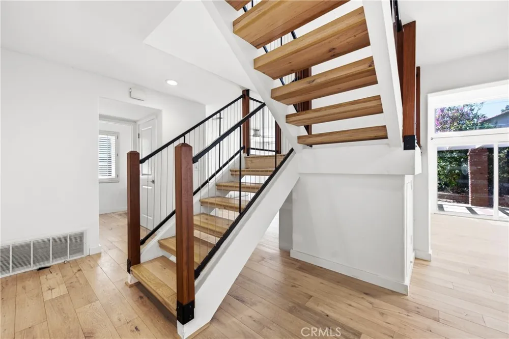 2284 Silver Spring Westlake Village, CA 91361