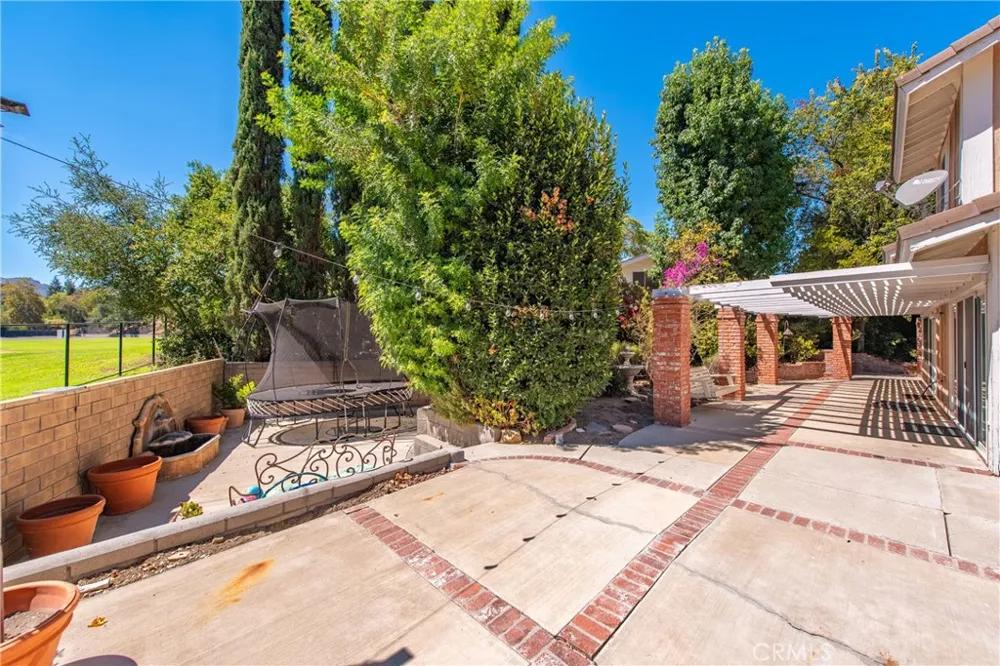 2284 Silver Spring Westlake Village, CA 91361