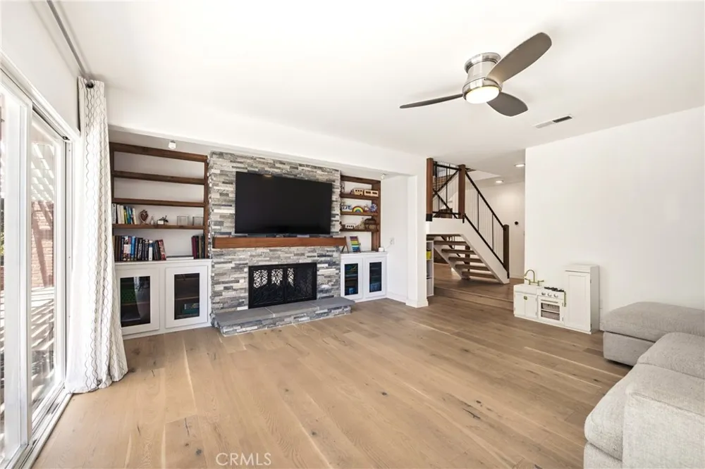 2284 Silver Spring Westlake Village, CA 91361
