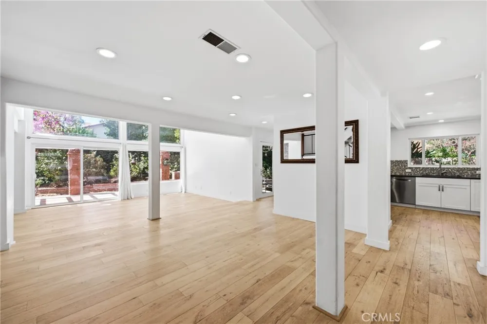 2284 Silver Spring Westlake Village, CA 91361
