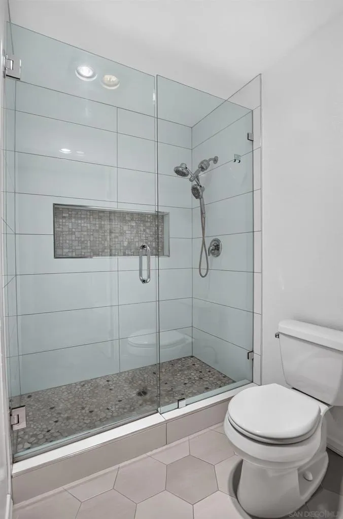 3837 Leland San Diego, CA 92106