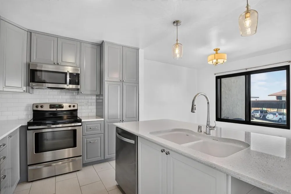 3837 Leland San Diego, CA 92106