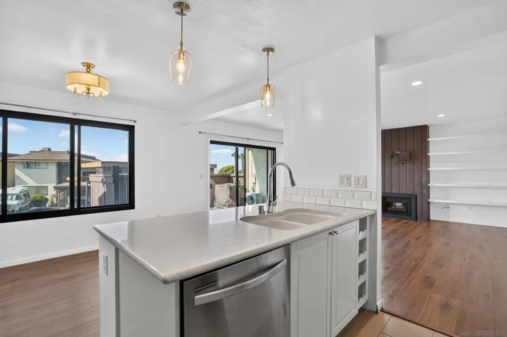 3837 Leland San Diego, CA 92106
