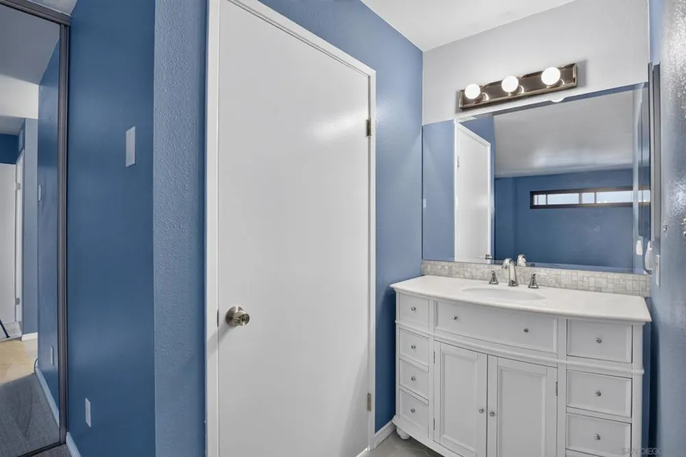 3837 Leland San Diego, CA 92106