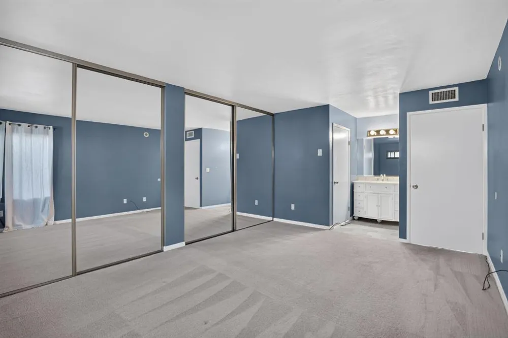 3837 Leland San Diego, CA 92106